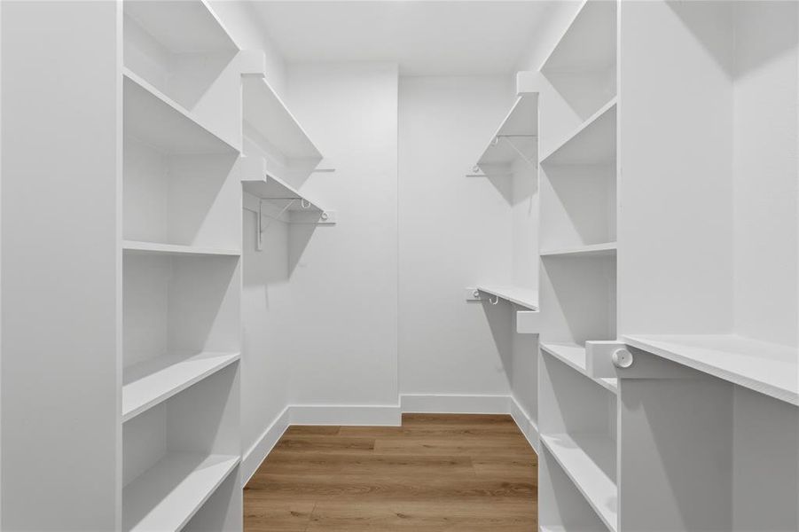 Spacious, unfurnished interior of a new home in , Dallas (Image 27).