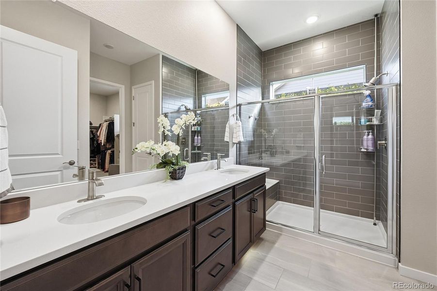 Tile Flooring! Shower Seat!