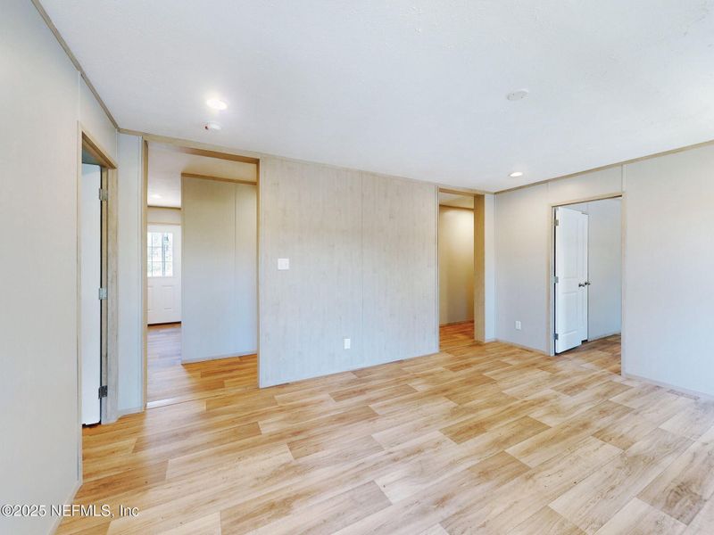 Spacious, unfurnished interior of a new home in , Keystone Heights (Image 8).