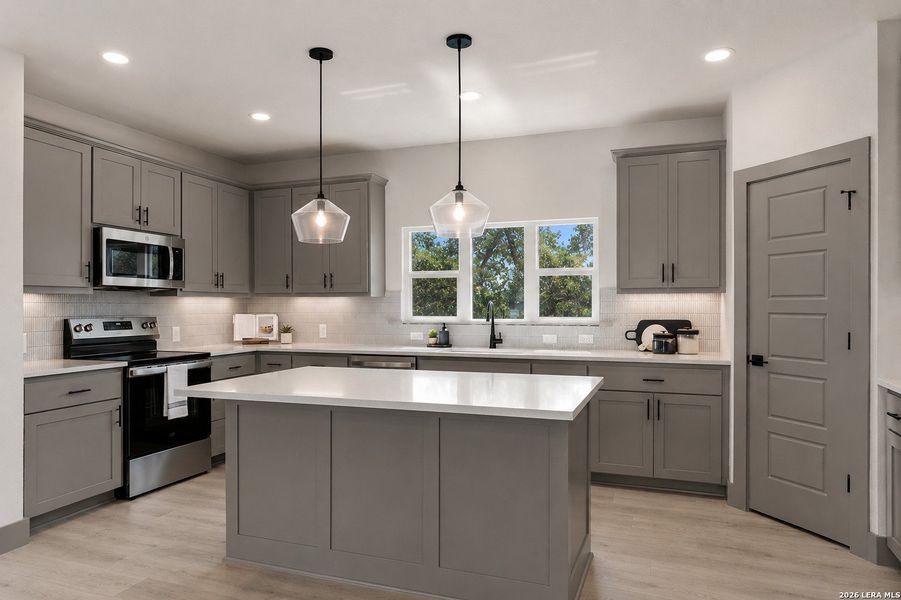 Furnished interior view inside a new home in , Canyon Lake (Image 10).