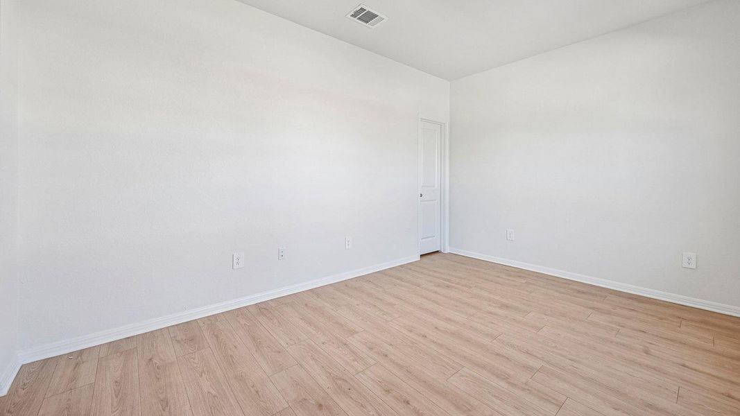 Spacious, unfurnished interior of a new home in Carillon, Manor (Image 17).