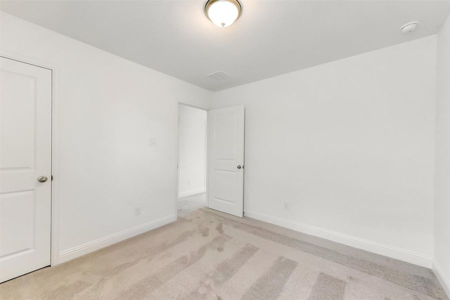 Spacious, unfurnished interior of a new home in Evergreen 40', Conroe (Image 17).