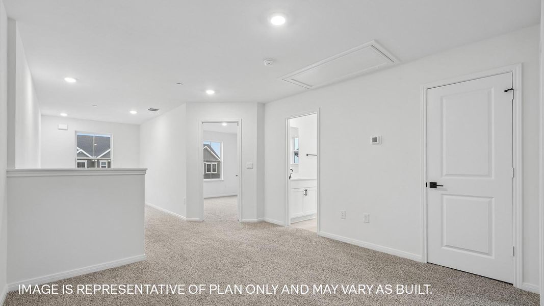 Spacious, unfurnished interior of a new home in Avery Centre, Round Rock (Image 22).
