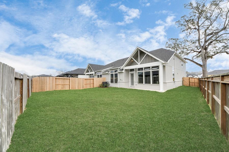 Exterior details and patio area of a home in , Missouri City (Image 3).