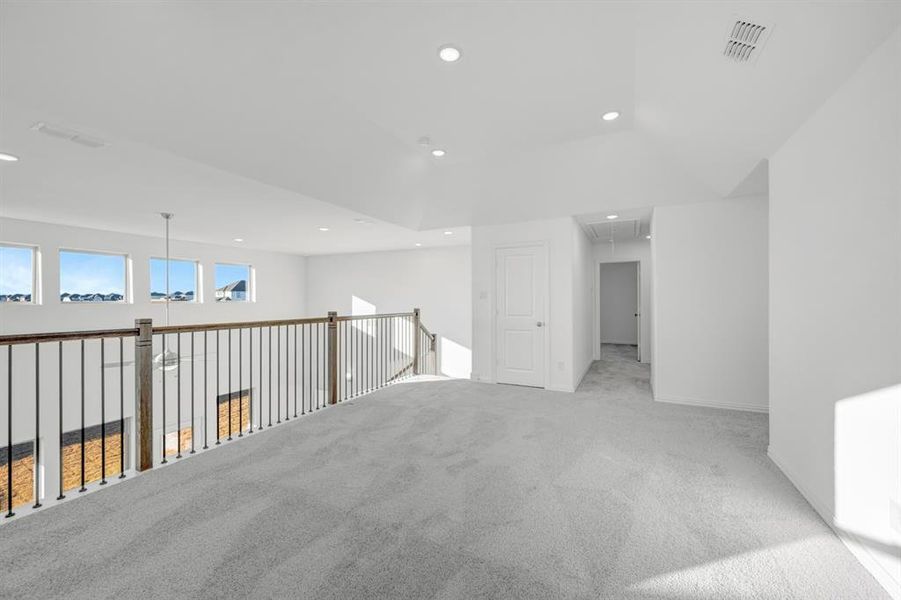 Spacious, unfurnished interior of a new home in Lily Creek at Sutton Fields, Aubrey (Image 39).