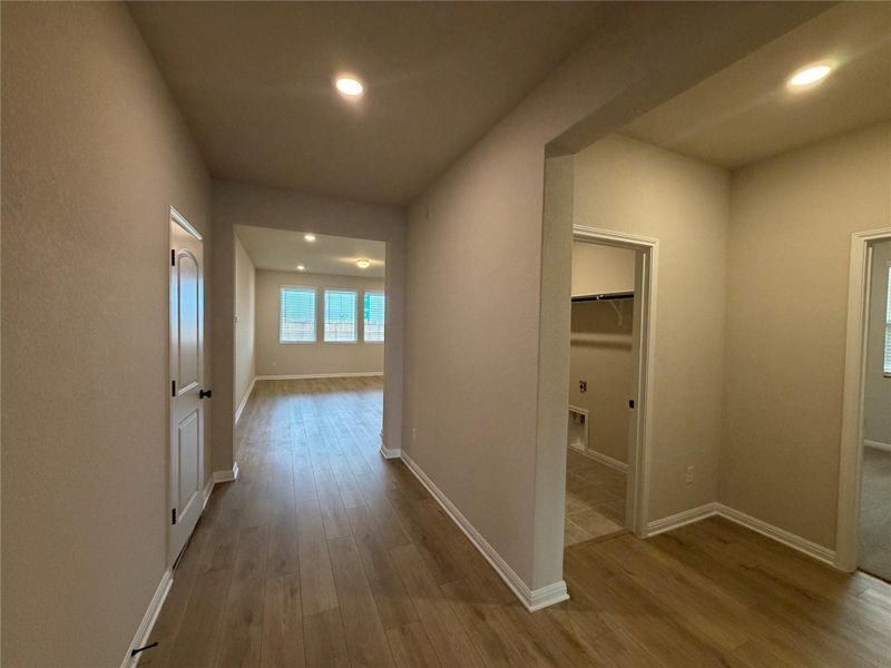 Spacious, unfurnished interior of a new home in Willow Springs, Buda (Image 22). Spacious, unfurnished interior of a new home in Willow Springs, Buda (Image 22).