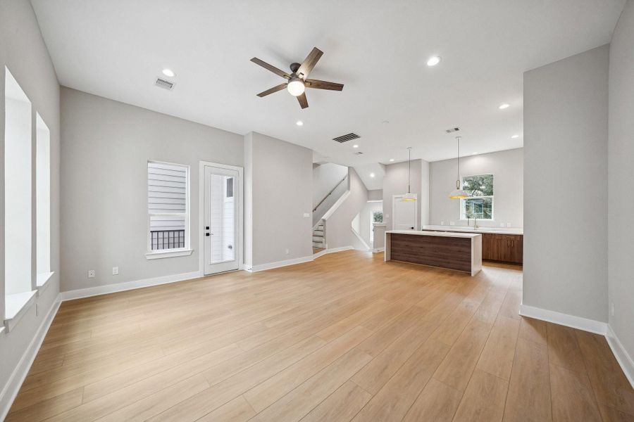 Spacious, unfurnished interior of a new home in , Houston (Image 24).