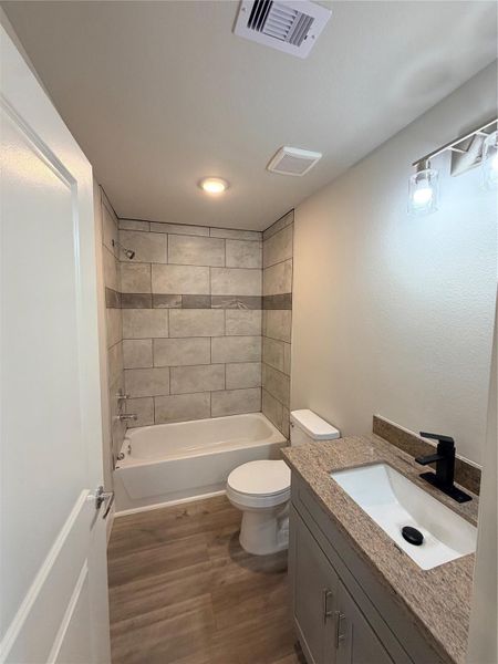 Furnished interior view inside a new home in , Baytown (Image 4).