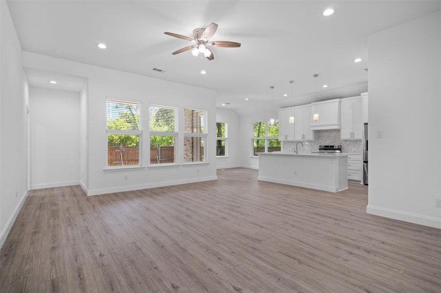 Spacious, unfurnished interior of a new home in , Waxahachie (Image 28).