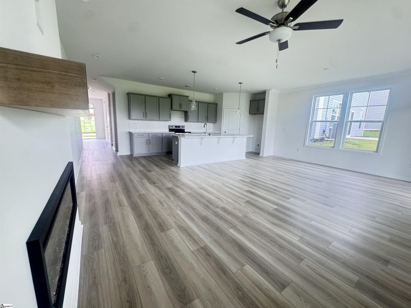 Spacious, unfurnished interior of a new home in Halton Oaks, Spartanburg (Image 9).