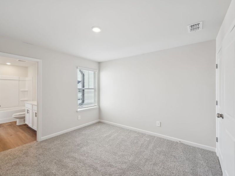 Spacious, unfurnished interior of a new home in Brooks Lake, Loganville (Image 17).