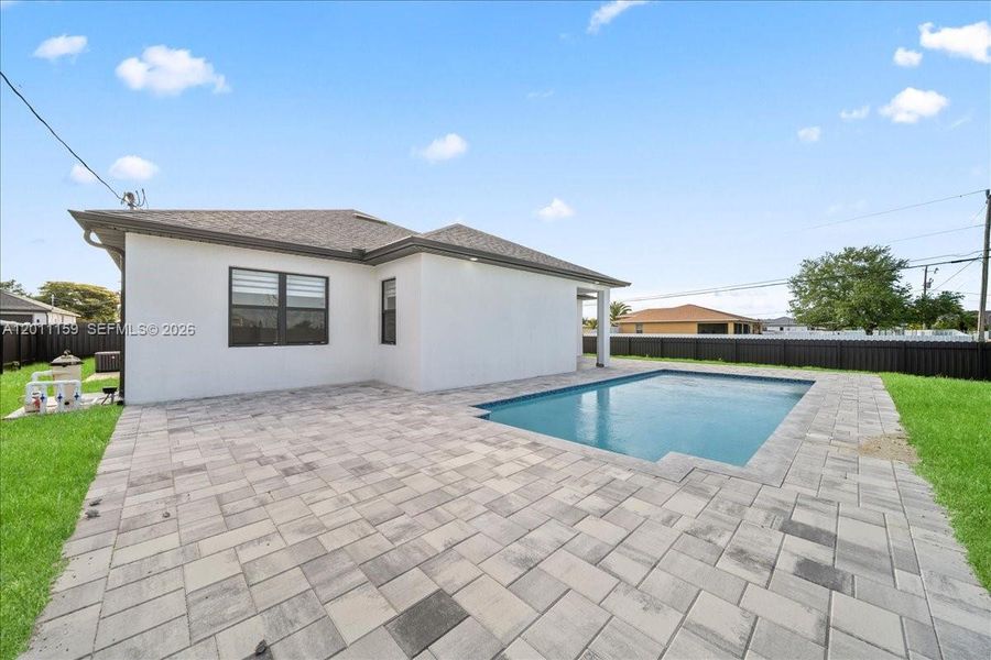 Exterior details and patio area of a home in , Cape Coral (Image 21).