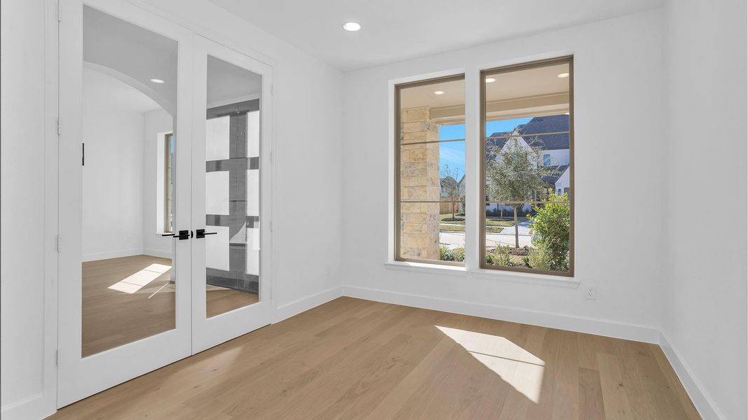 Spacious, unfurnished interior of a new home in Jordan Ranch, Fulshear (Image 15).