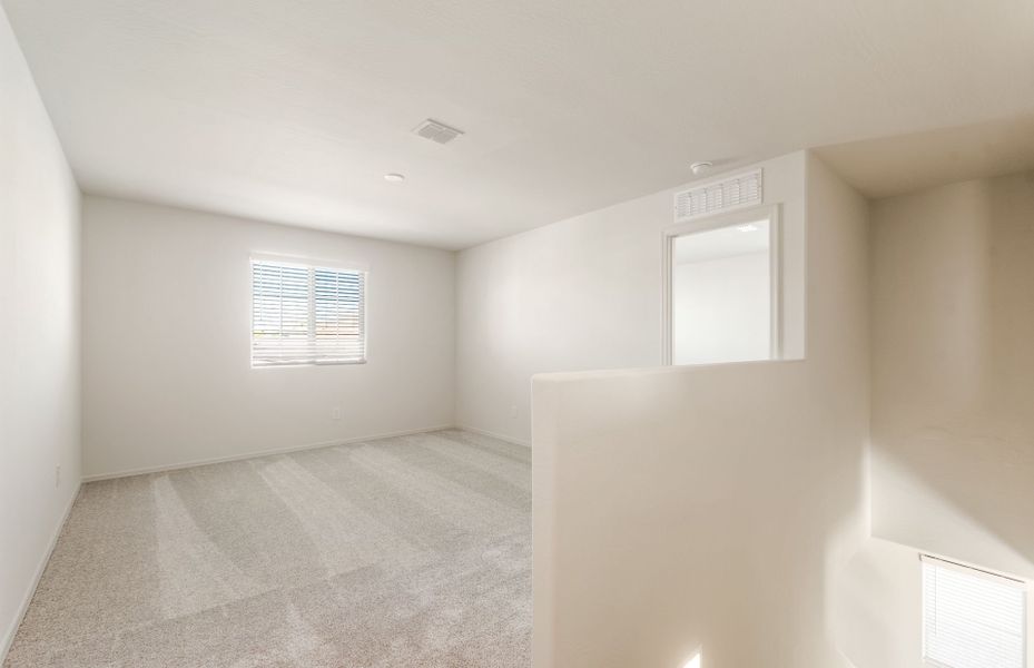 Spacious, unfurnished interior of a new home in Copper Falls, Buckeye (Image 22).