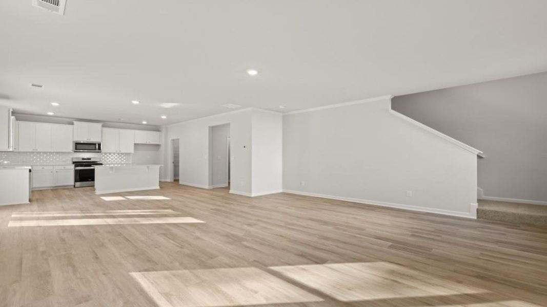Spacious, unfurnished interior of a new home in , Dallas (Image 18).