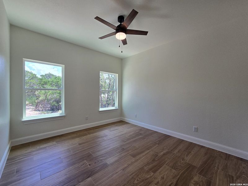 Spacious, unfurnished interior of a new home in , Canyon Lake (Image 23).