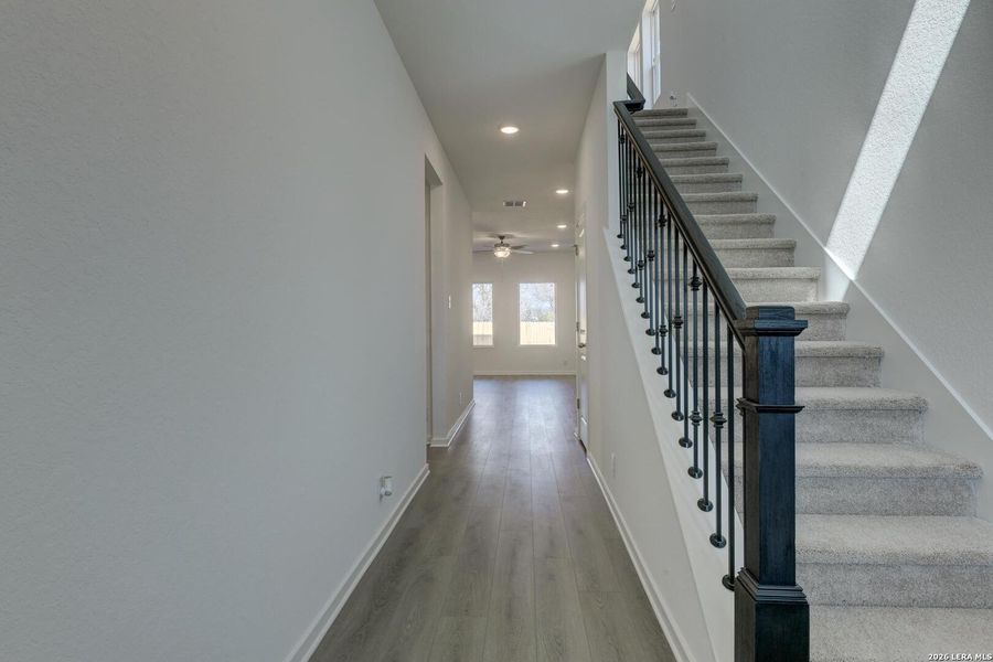 Spacious, unfurnished interior of a new home in Hennersby Hollow, San Antonio (Image 18).