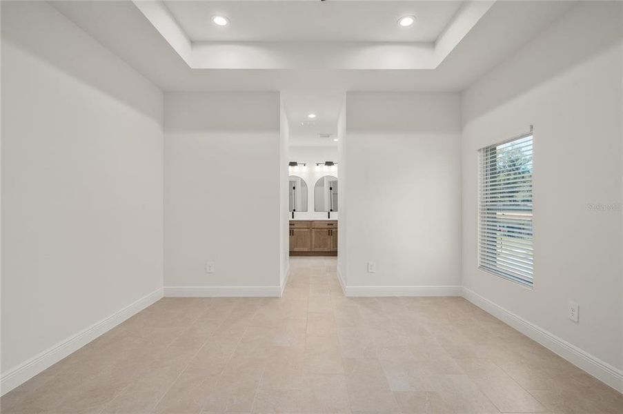Spacious, unfurnished interior of a new home in , Orange City (Image 26).