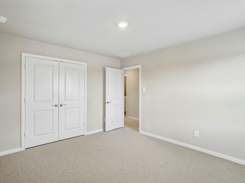 Spacious, unfurnished interior of a new home in Eastridge - Signature Series, McKinney (Image 20).