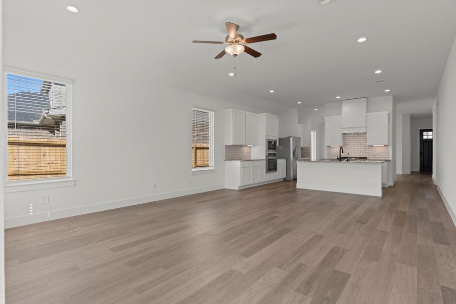 Spacious, unfurnished interior of a new home in Westland Ranch 60' Homesites, League City (Image 19). Spacious, unfurnished interior of a new home in Westland Ranch 60' Homesites, League City (Image 19).