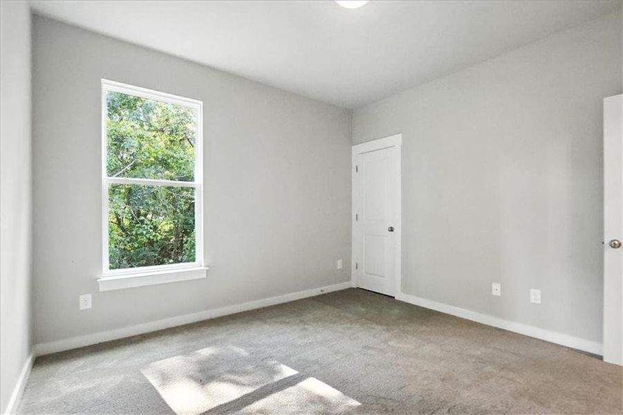 Spacious, unfurnished interior of a new home in , Jefferson (Image 35).