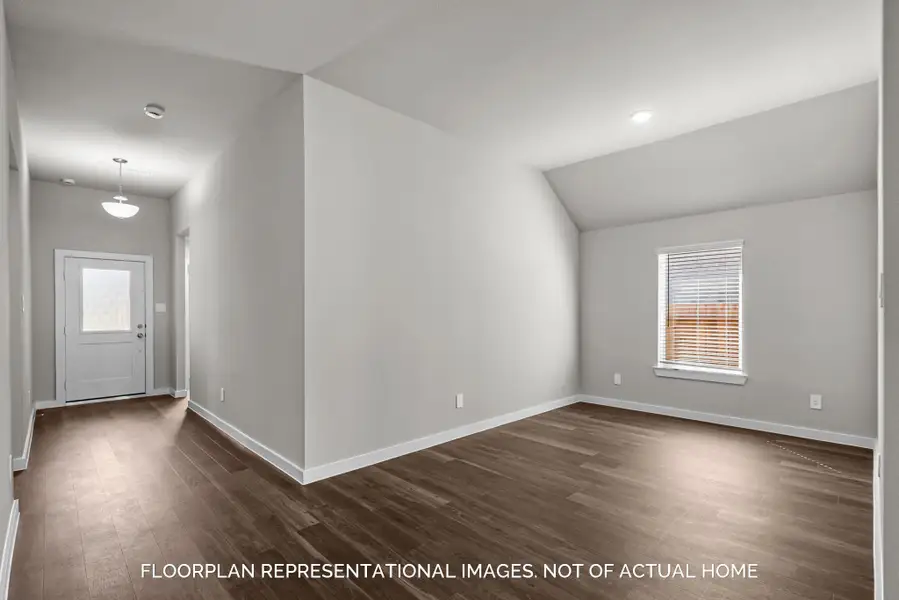 Spacious, unfurnished interior of a new home in Moran Ranch, Willis (Image 13).