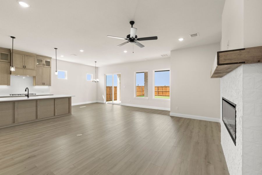 Spacious, unfurnished interior of a new home in Ten Mile Creek, Celina (Image 21).