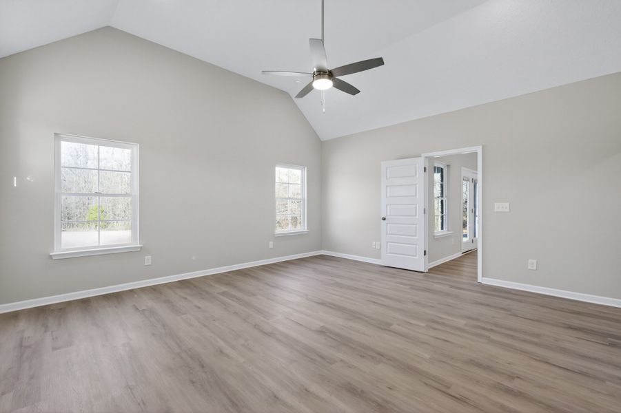 Spacious, unfurnished interior of a new home in Legacy Preserve, Tullahoma (Image 30).