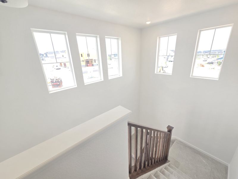 Spacious, unfurnished interior of a new home in Sterling Ranch Ascent Village, Littleton (Image 21).