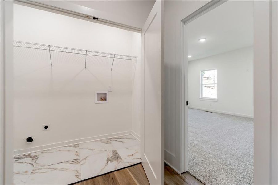 Spacious, unfurnished interior of a new home in , Gainesville (Image 18).