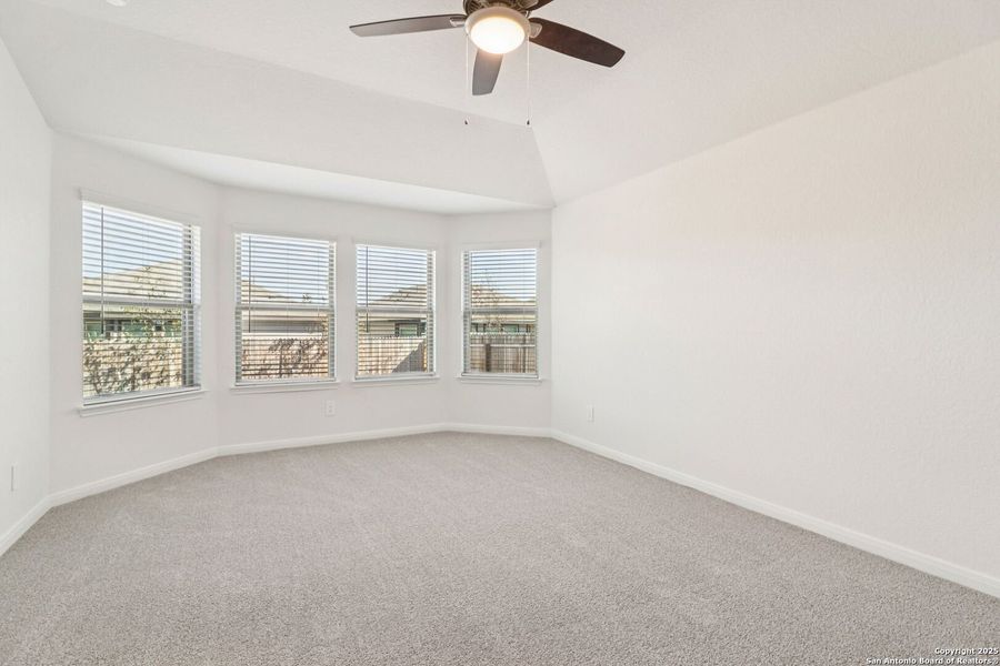 Spacious, unfurnished interior of a new home in Catalina, Converse (Image 15).