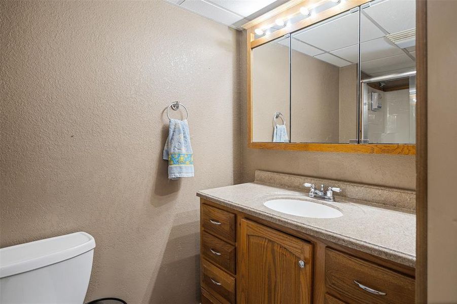 Furnished interior view inside a new home in , Gun Barrel City (Image 14).