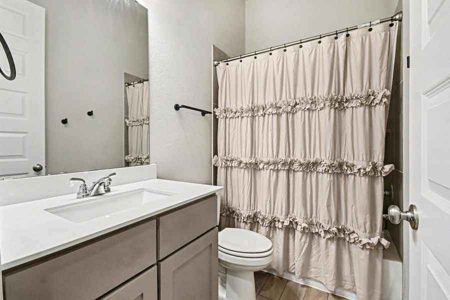 Furnished interior view inside a new home in Riceland 50', Mont Belvieu (Image 18). Furnished interior view inside a new home in Riceland 50', Mont Belvieu (Image 18).