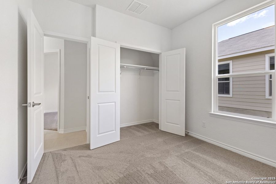 Spacious, unfurnished interior of a new home in Woodside Farms, Seguin (Image 22).