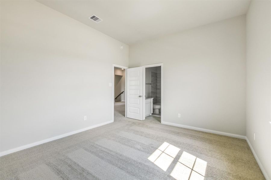 Spacious, unfurnished interior of a new home in Stone Creek Ranch, Hockley (Image 39).