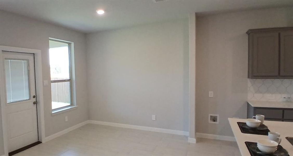 Spacious, unfurnished interior of a new home in The Canyons, Keene (Image 8).