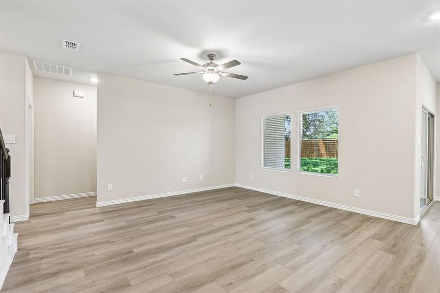 Photo is not of the actual home, but is an inspirational photo of builder’s model home and may depict options, furnishings, and/or decorator features that are not included. Photo is not of the actual home, but is an inspirational photo of builder’s model home and may depict options, furnishings, and/or decorator features that are not included.