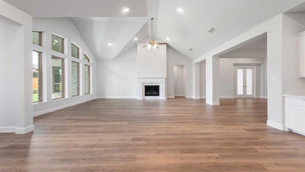 Spacious, unfurnished interior of a new home in Somerset Park 80', Rockwall (Image 20). Spacious, unfurnished interior of a new home in Somerset Park 80', Rockwall (Image 20).