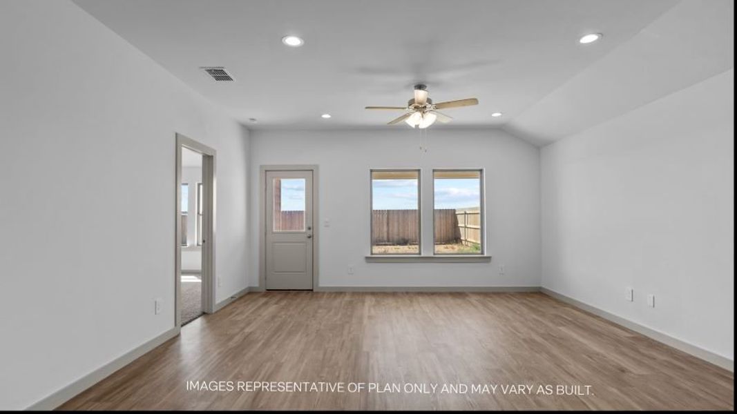 Spacious, unfurnished interior of a new home in Allen Farms, Lubbock (Image 8).