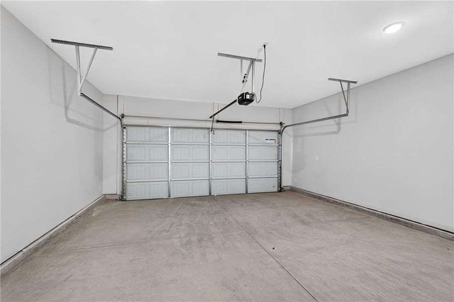 Spacious, unfurnished interior of a new home in Villas at Dawsonville, Dawsonville (Image 32).