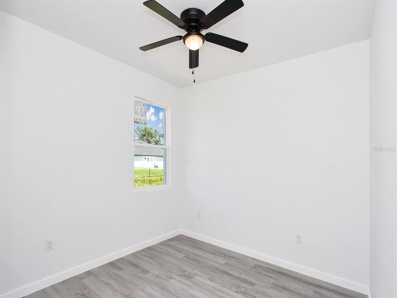 Spacious, unfurnished interior of a new home in , Sebring (Image 16).