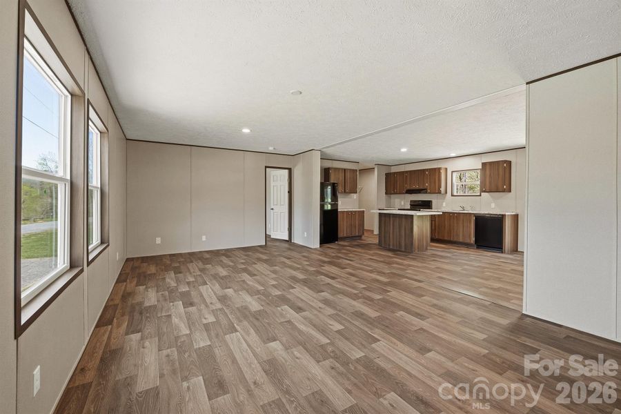 Spacious, unfurnished interior of a new home in , Old Fort (Image 24).