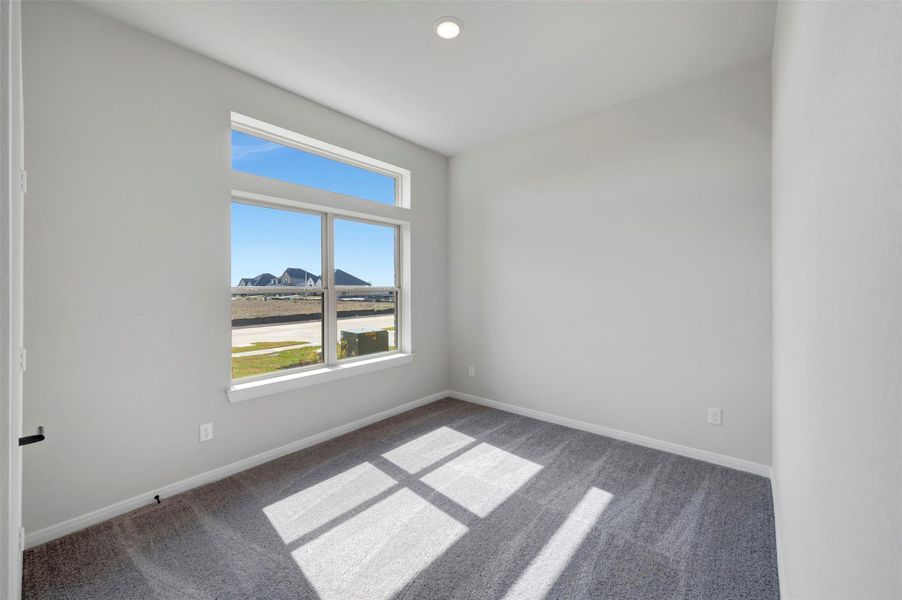 Spacious, unfurnished interior of a new home in Beacon Point at Lago Mar 50’ Homesites, Texas City (Image 21).