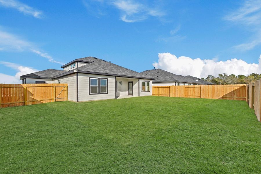 Exterior details and patio area of a home in Medina, Dayton (Image 3).
