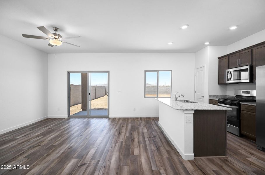 Southwest_Amado_A_L_003