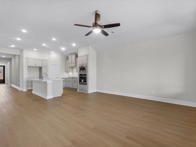 Spacious, unfurnished interior of a new home in Garden Glen at Clopton Farms, Montgomery (Image 14).