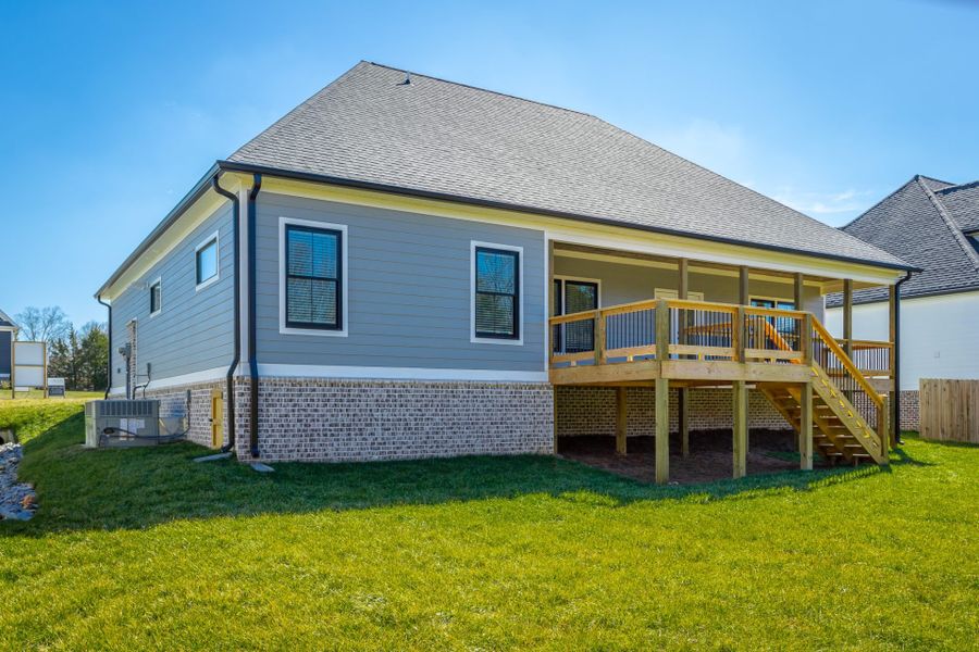 Exterior details of a home in Pine Ridge, Soddy-Daisy (Image 4).