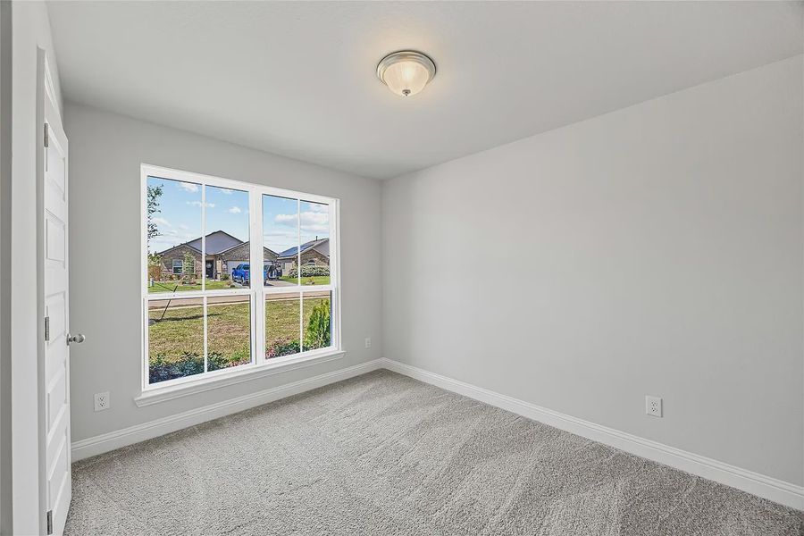 Spacious, unfurnished interior of a new home in Grand Oaks Reserve, Cleveland (Image 14).