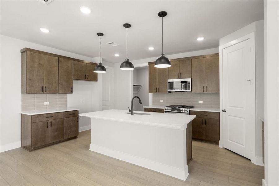 7420 Summer Sunset- Kitchen-2 7420 Summer Sunset- Kitchen-2