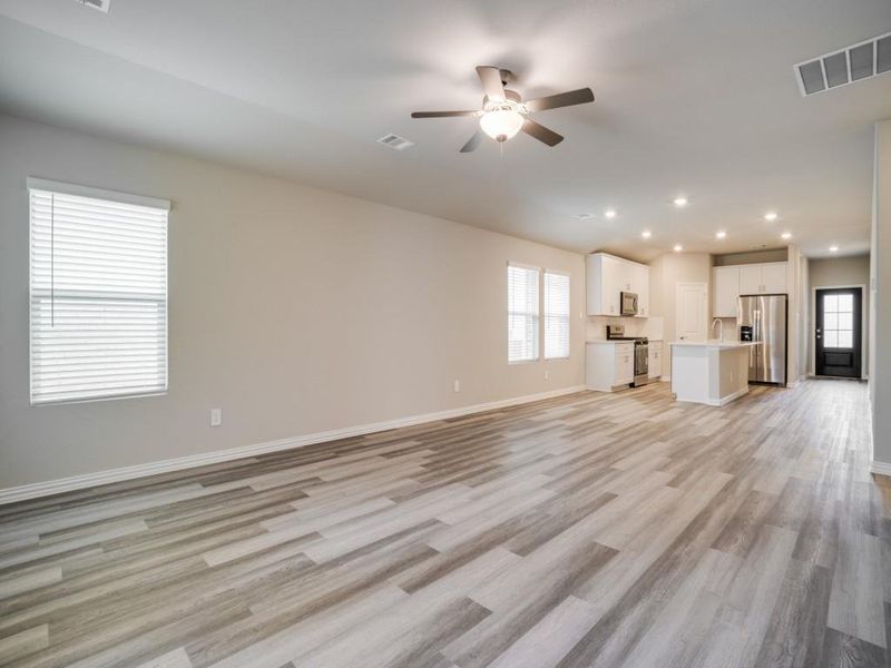 Spacious, unfurnished interior of a new home in Southridge - Signature Series, McKinney (Image 18). Spacious, unfurnished interior of a new home in Southridge - Signature Series, McKinney (Image 18).
